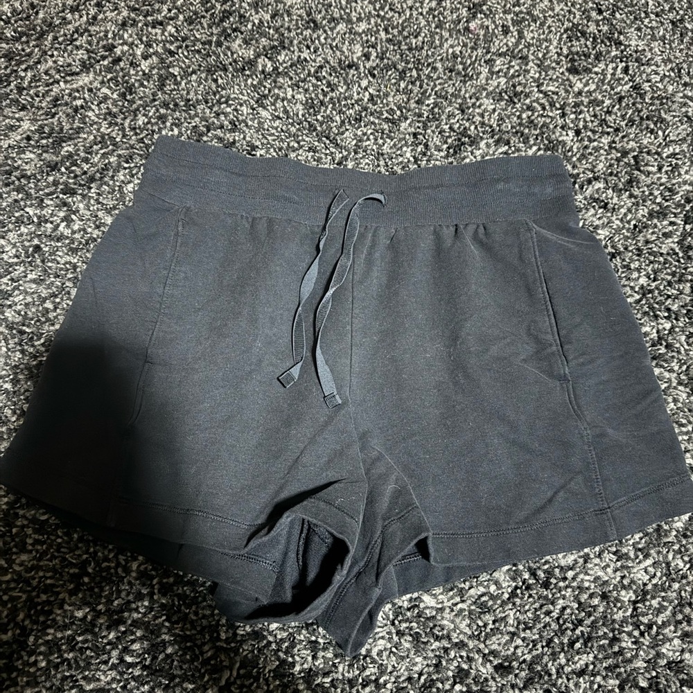 all in motion black shorts